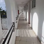 Penthouse Ar Okeana Skatu 아로나