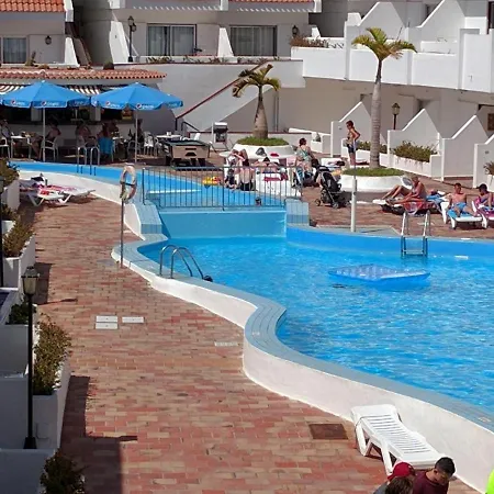 Penthouse Ar Okeana Skatu アパート