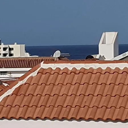 Penthouse Ar Okeana Skatu アパート アロナ